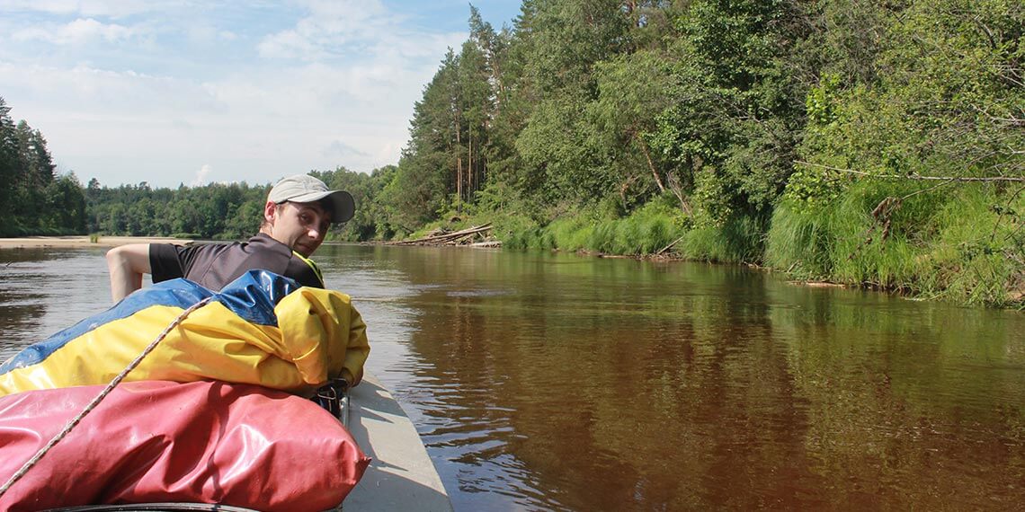 Гребем на байдарках и фотографируемся